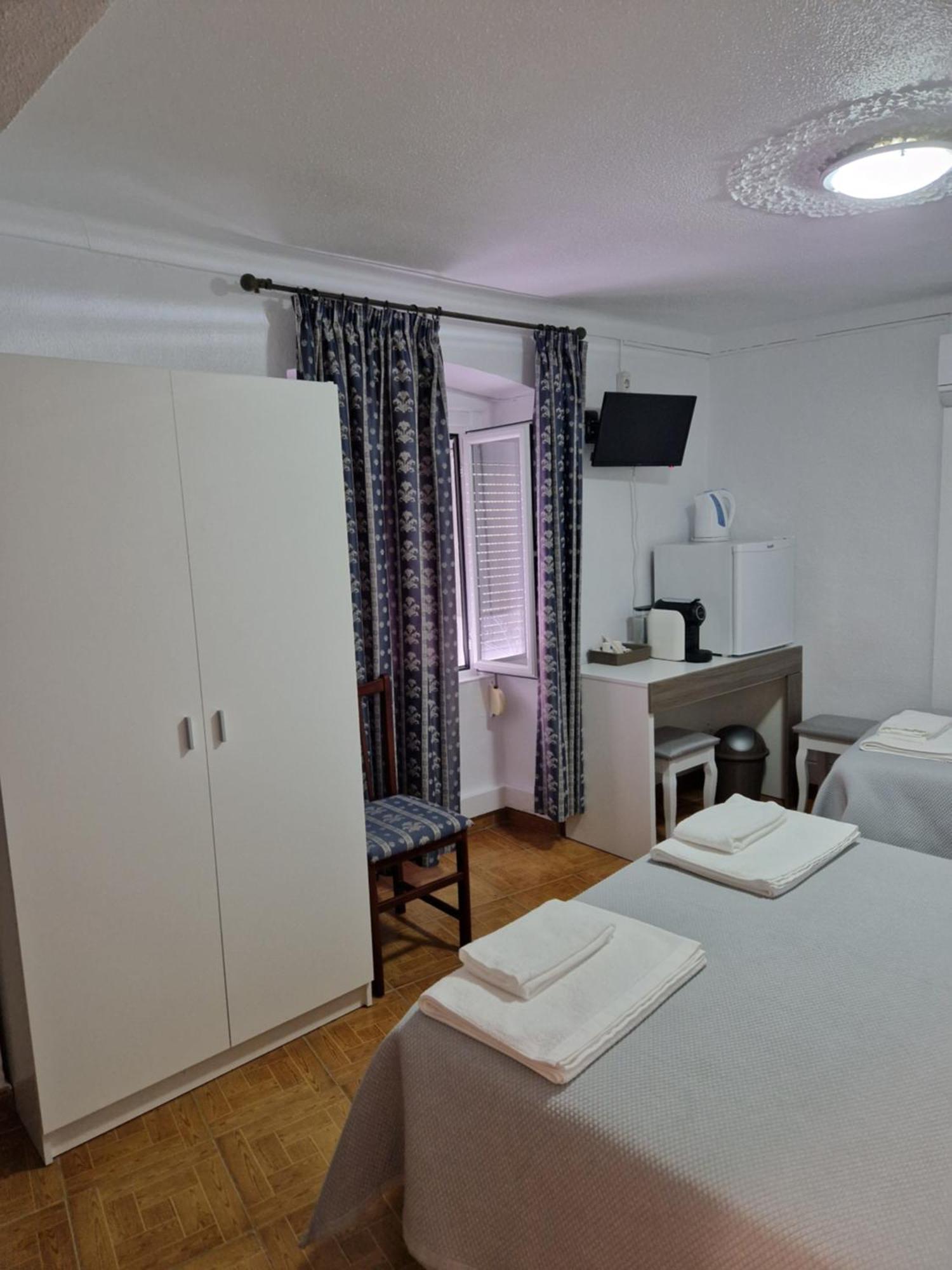 Residencial Antonio Mocisso Guesthouse 埃尔瓦斯 外观 照片